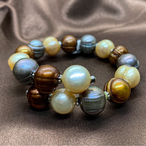 Jewelry - Freshwater pearl bracelet